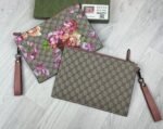 Gucci Women GG Supreme Bloom Floral Clutch Bag In Burgundy Color - Image 3