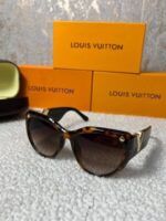 Louis Vuitton Men's Women's Round Frame Classy Sunglasses - Image 3