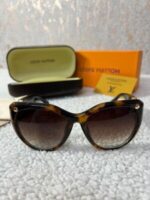 Louis Vuitton Men's Women's Round Frame Classy Sunglasses - Image 2