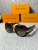 Louis Vuitton Men's Women's LV Round Frame Sunglasses - Image 2