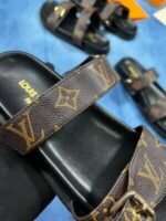 Louis Vuitton Women's Bom Dia Flat Mules Sliders - Image 4