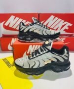 Nike Air Max Plus Wolf Grey Orange Trainers For Men's - Image 2