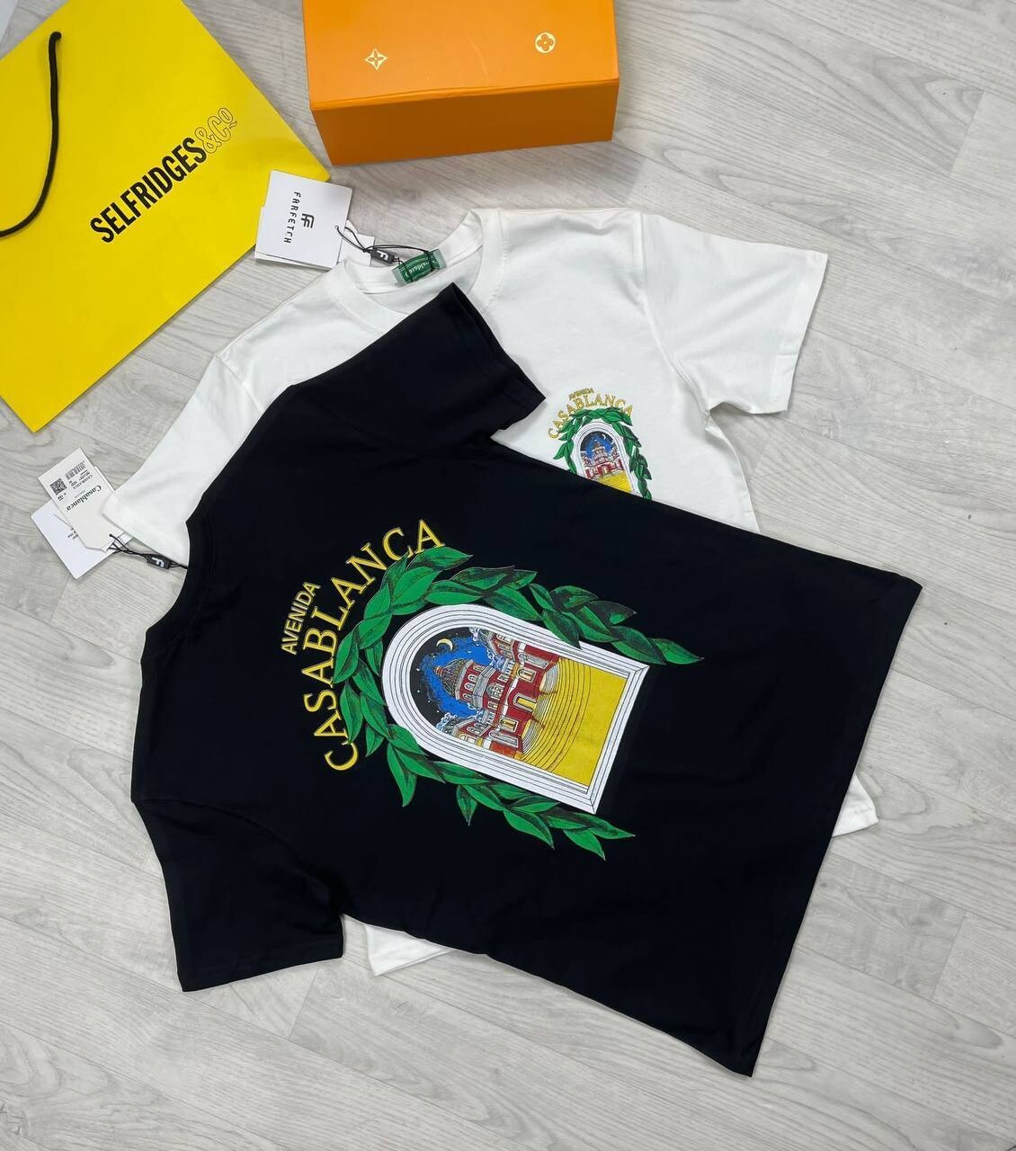 3661138378.jpg Casablanca Avenida Outfit T-Shirt In White And Black Colors - Image 1