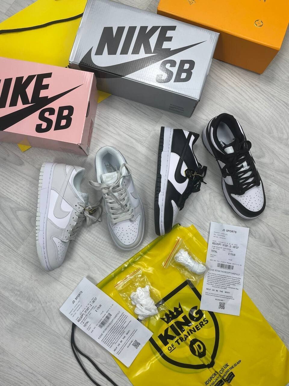 3800434804.jpg Nike Dunk Low Photon Dust Retro White Black Panda Trainers For Women's - Image 1