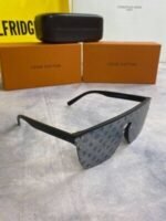 Louis Vuitton Men's Women's Square Plastic Frame Sunglasses - Image 3