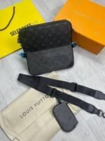 Louis Vuitton Men's Trio Messenger Bag - Image 4