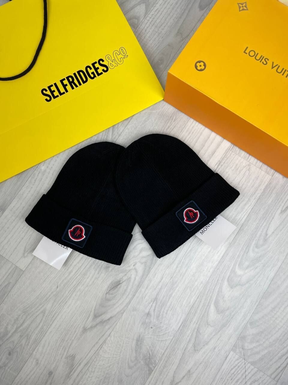 3970563302.jpg Moncler Hats Men Women Kids Replica Fashion Logo Printed Men's Women's Toddlers Reps Skull Hooded Wooly Cheap First Copy Cap Nylon Fabric Knitted Rep Beanie Cashmere Fake Hat Winter Black Sale UK - Image 1