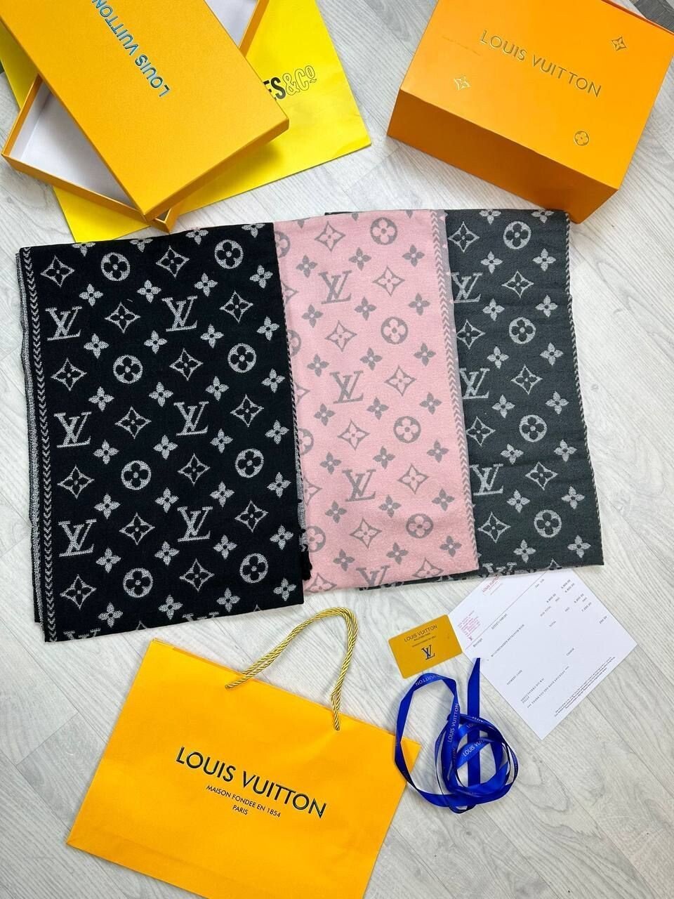 3970786562.jpg Louis Vuitton LV Monogram Women's Scarf - Image 1
