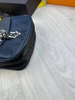 Trapstar London Irongate T Cross-Body Bag With Strap In Black Color - Image 5