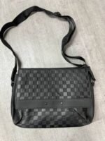 LV District Messenger Bag in Black Color - Image 2