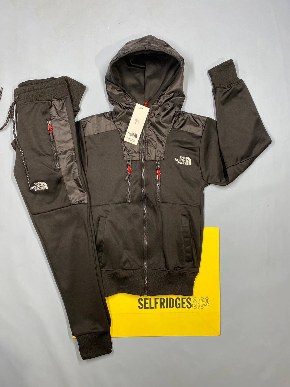 4026058280.jpg The North Face Kids Tracksuit in 3 colors - Image 1
