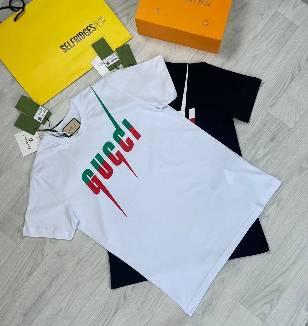 4261425007.jpg Gucci Blade Print T-Shirt In Black And White Colors - Image 1