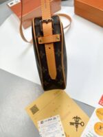 Louis Vuitton LV Women's Coeur Game On Love Handbag Canvas Logo Bag - Image 4