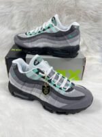 Nike Air Max 95 Hyper Turquoise Iron Grey Men's Trainers - Image 2