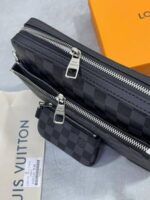 Louis Vuitton Men's Trio Damier Graphite Messenger Bag - Image 4