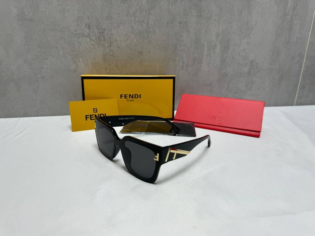4477419983.jpg Fendi First One Size Square Frame Black FE Logo Sunglasses Sale UK - Image 1
