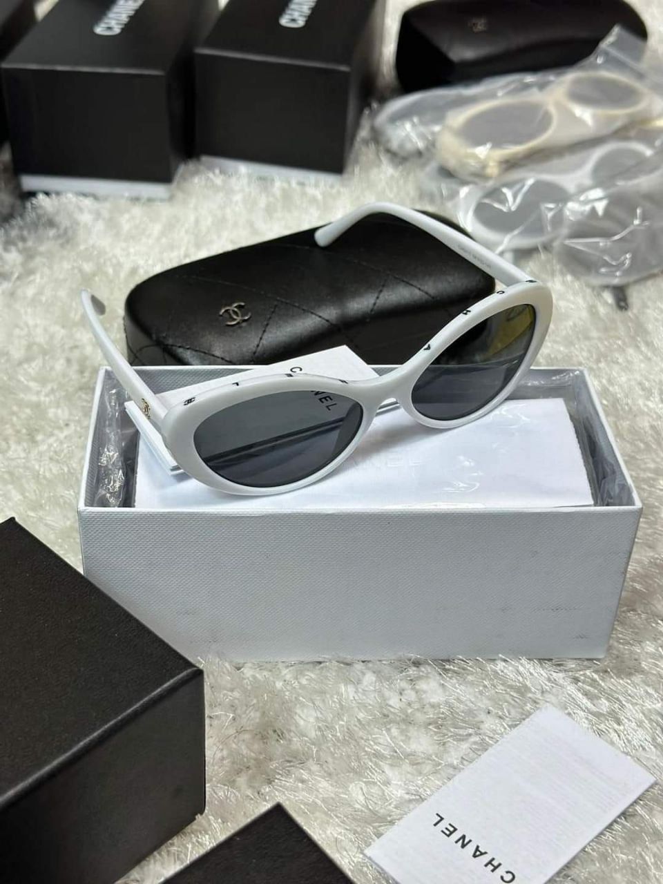 4477496758.jpg Chanel Cat Eye Vintage Lunettes White Frame Sunglasses - Image 1