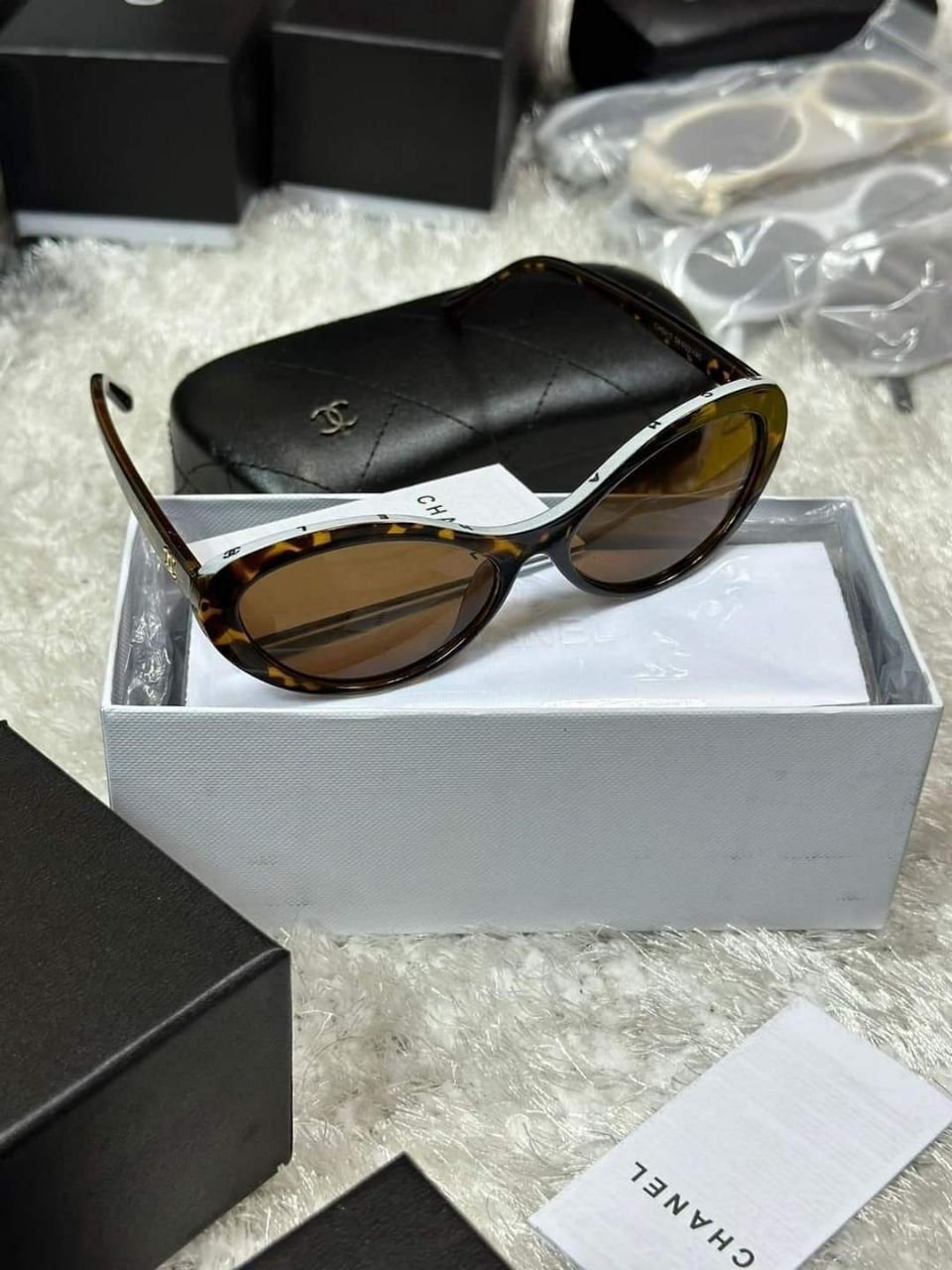 4477496763.jpg Chanel Ovales Vert Cat Eye White Frame Sunglasses Sale UK - Image 1