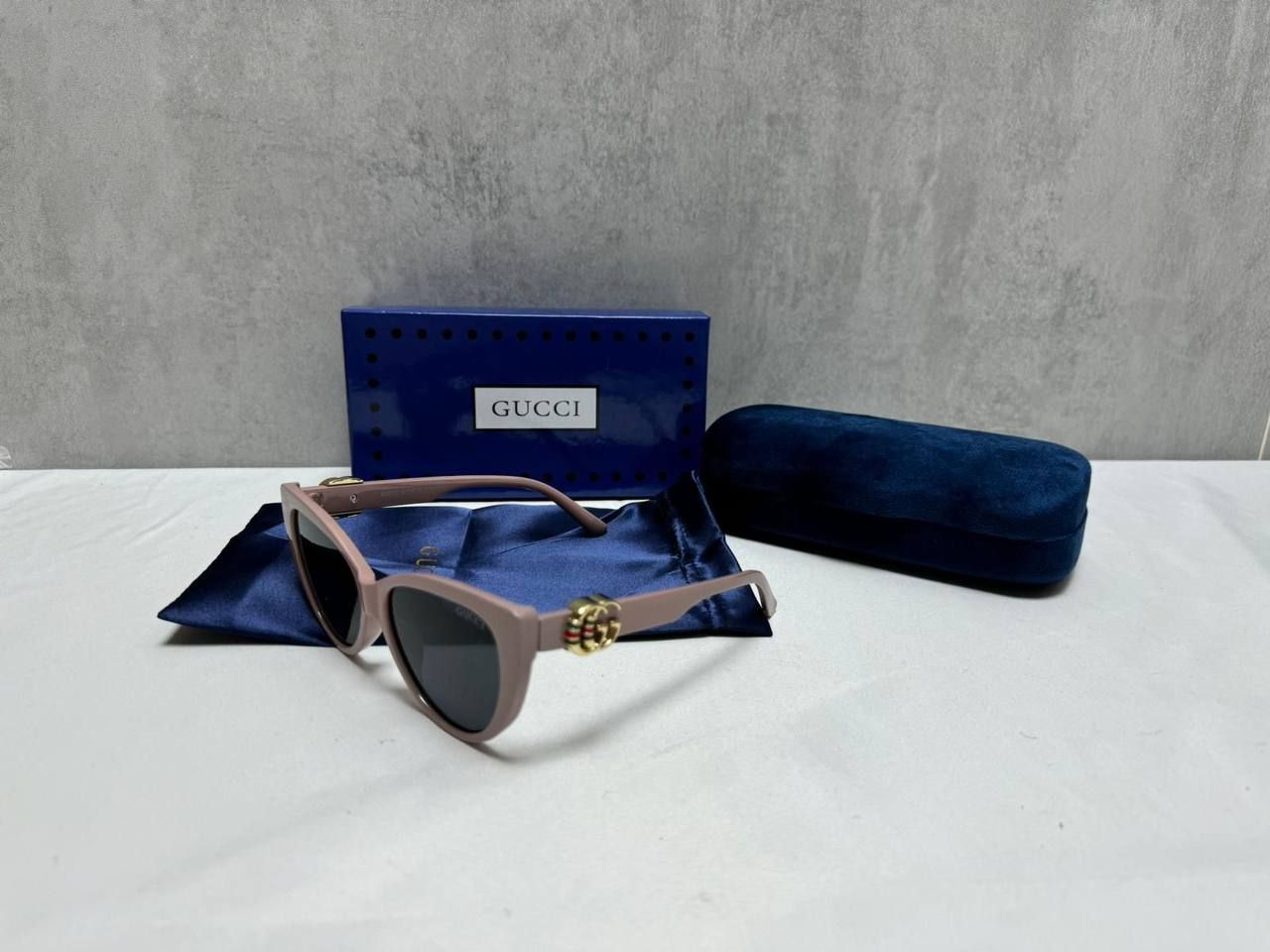 4480831512.jpg Gucci Men Women Cat Eye Grey Sunglasses - Image 1