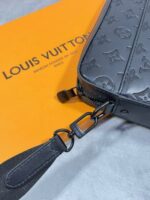 Louis Vuitton Men's Duo Messenger Bag - Image 5
