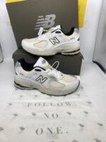 New Balance 2002R Atlas Lemon Haze Sneakers For Men's - Image 2