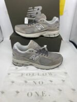 New Balance 2002R Marblehead Grey Sneakers For Men's - Image 2