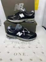 New Balance 2002R Trainers Black Grey For Men's