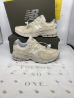 New Balance 2002R Trainers Beige For Men's