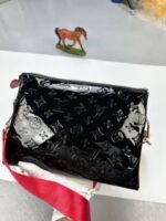 Louis Vuitton Women's LV Coussin MM Leather Shoulder Bag - Image 3