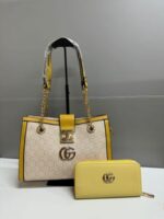 Gucci Women GG Supreme Padlock Handbag - Image 5