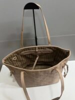 Louis Vuitton Women's LV Empreinte Monogram Tote Bag - Image 4