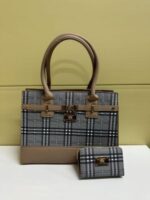Burberry Handbags with Pouch For Women's in Different Colors - Image 4