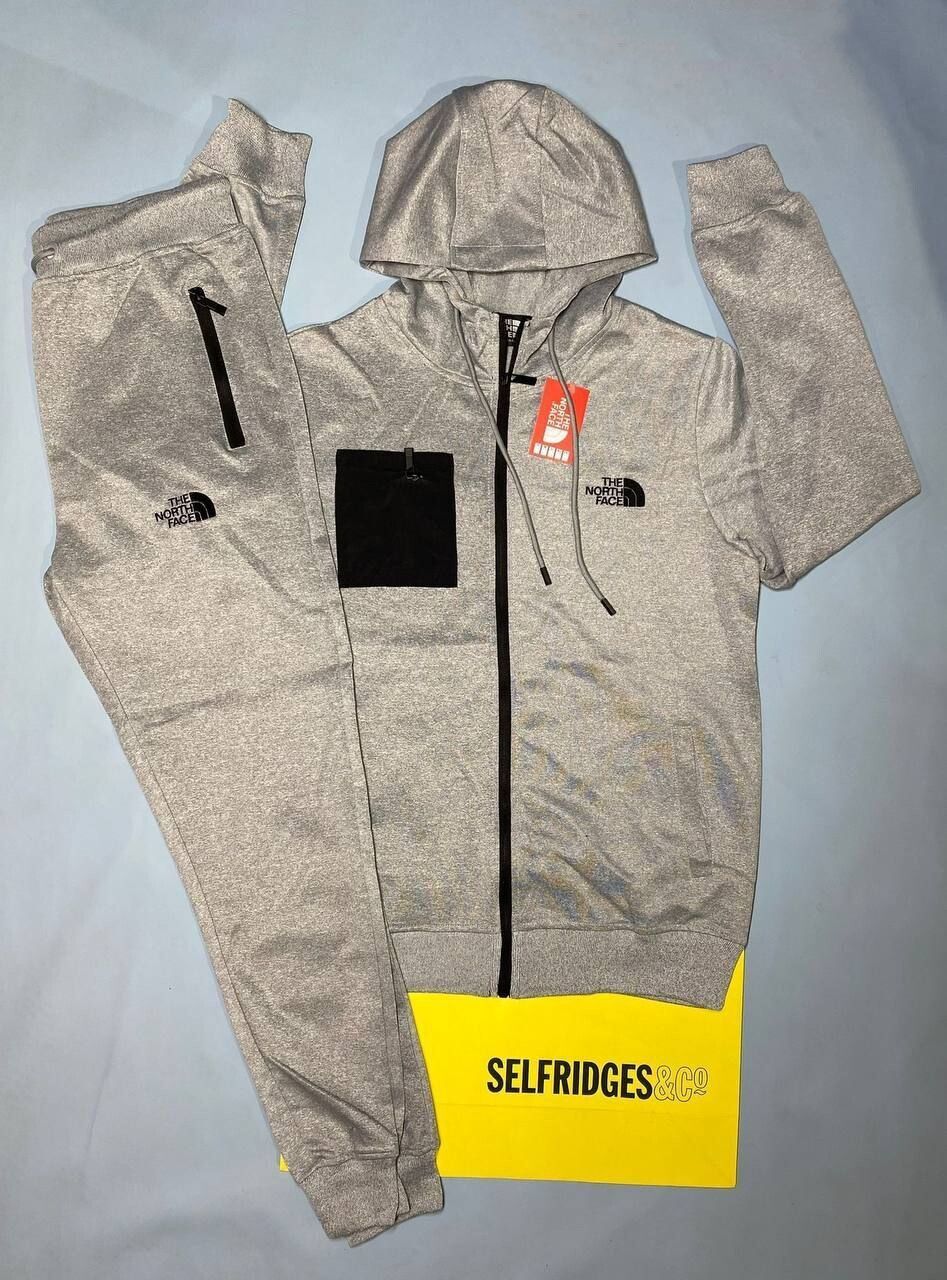 4622418731.jpg The North Face Tracksuit in Multiple Colors - Image 1