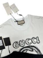 Gucci Men's Women's GG Logo T-Shirts Black White - Image 5