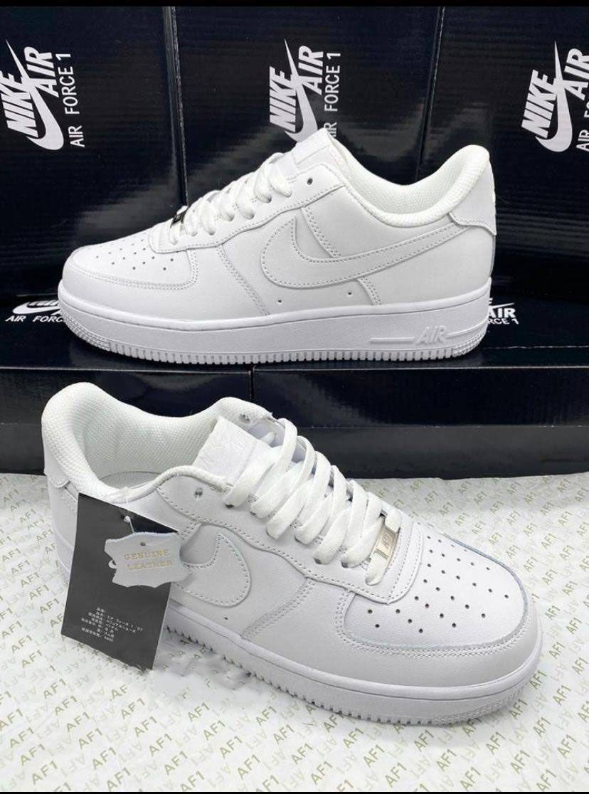 4692171786.jpg Nike Air Force 1 '07 EasyOn Sneakers For Men's in White Color - Image 1