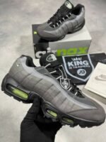 Nike Air Max 95 Vapor Green Trainers For Men's - Image 2