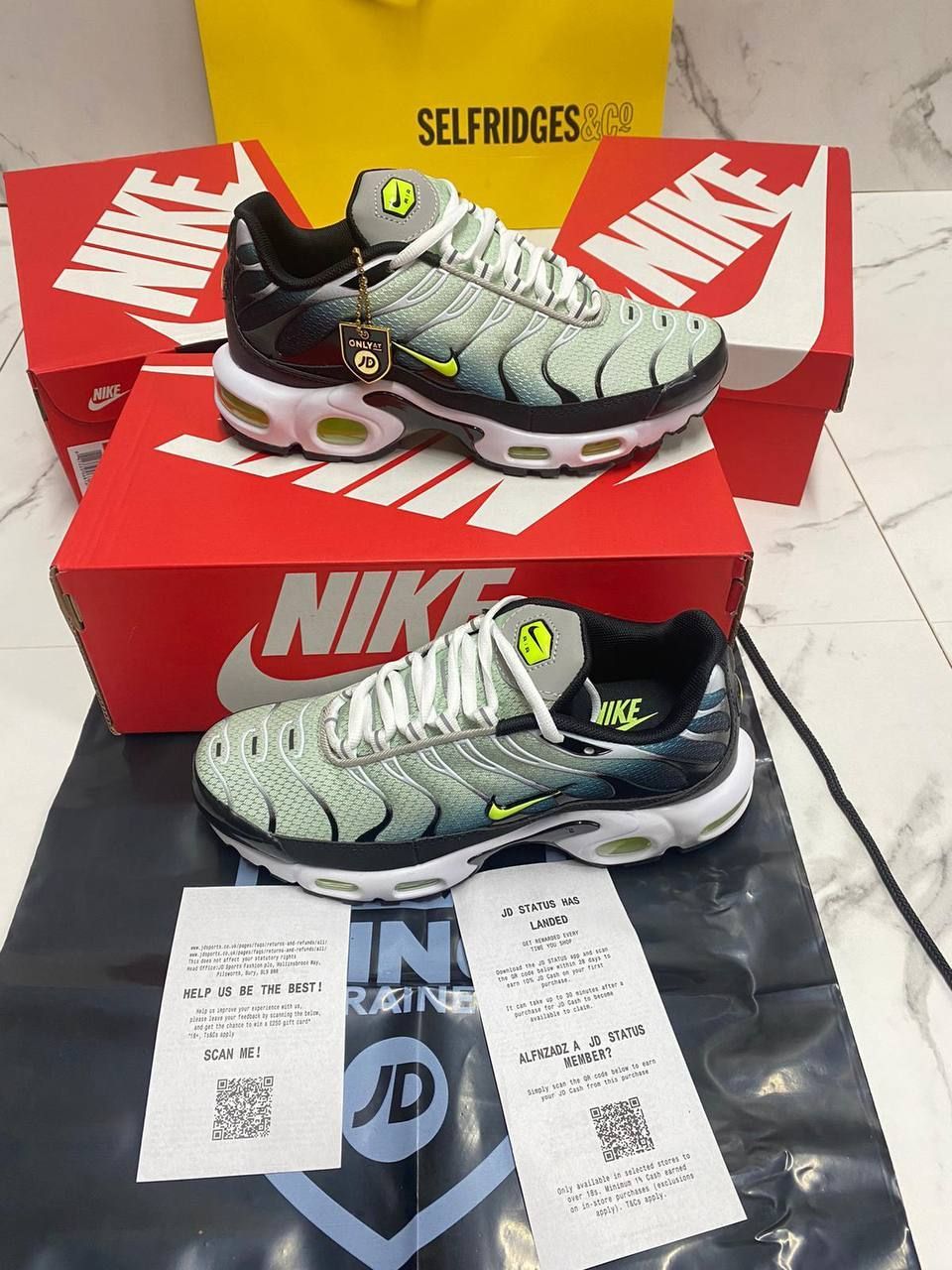 4758135305.jpg Nike Air Max Plus Black Bright Cactus (GS) Bright Cactus Trainers For Men's - Image 1