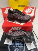 Nike Air Max Plus Topography Pack Trainers For Men's - Image 2