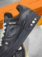 Louis Vuitton Men's LV Logo Trainers - Image 5