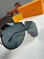 Louis Vuitton Men's Women's LV Metal Aviator Sunglasses - Image 5