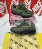 Nike Air Max 95 Cargo Khaki Reflective Men's Trainers - Image 2