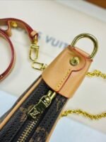LOUIS VUITTON LOOP BAG MONOGRAM For Women's in Brown Color - Image 4