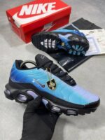 Nike TN Air Max Plus Light Blue Trainers For Men's - Image 2