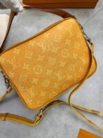 Men's Louis Vuitton Messenger Bag Collection - Image 5