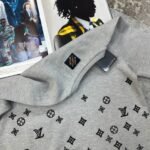 Men's Louis Vuitton Gradient Monogram Jumper Collection - Image 5